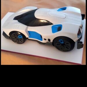 Toy car